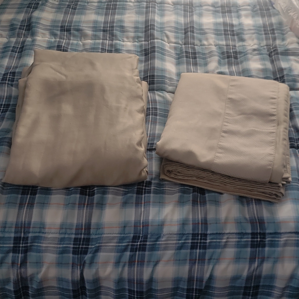 Gold queen Sized sheet set Ultra Lux fitted flat